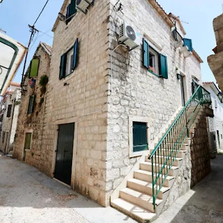 Guesthouse Ana Trogir Old Town Guest house 3*