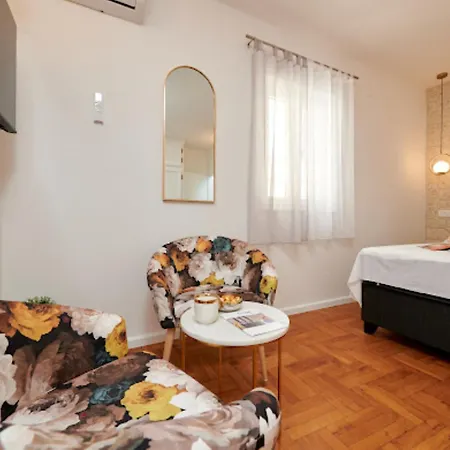 Guest house Guesthouse Ana Trogir Old Town