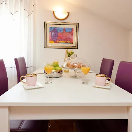Guest house Guesthouse Ana Trogir Old Town 3*