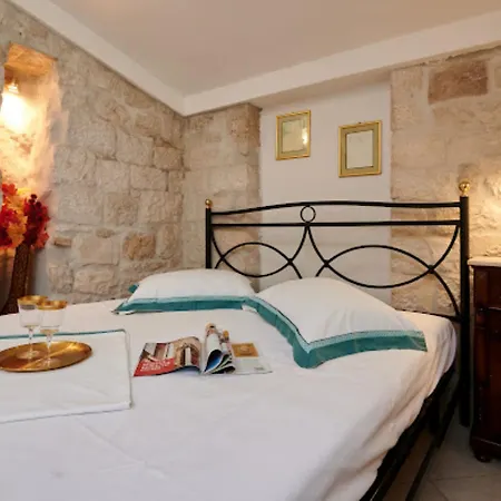 Guest house Guesthouse Ana Trogir Old Town