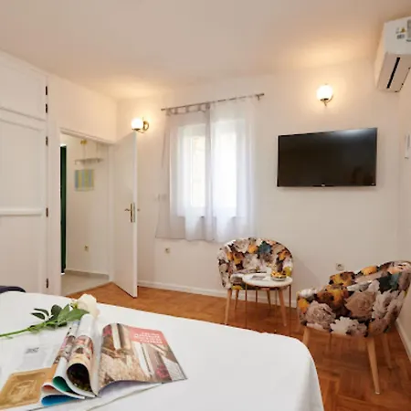 Guesthouse Ana Trogir Old Town