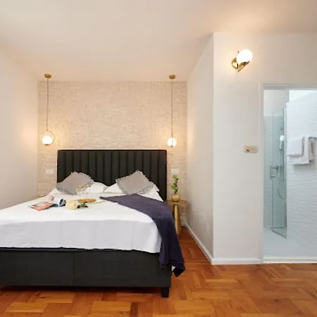 Guesthouse Ana Trogir Old Town 3* Trogir