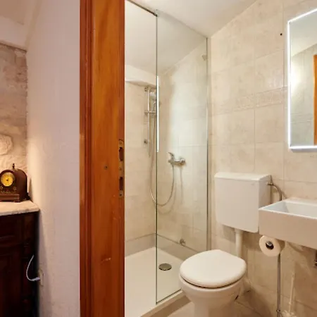 Affittacamere Ana Old Town 3*